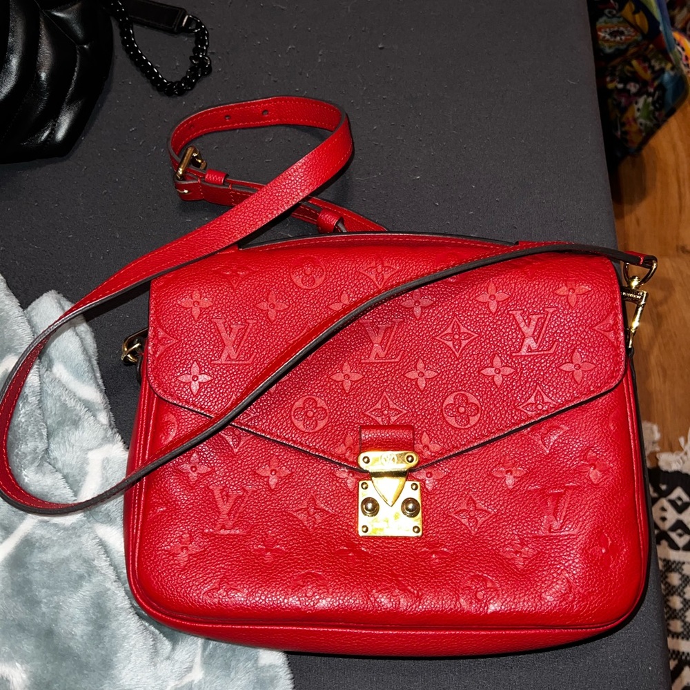 Louis Vuitton Métis Pochette